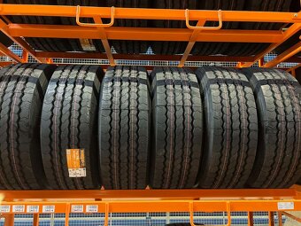 385x65 r22,5 prémiová Britska nákladní pneu - 7