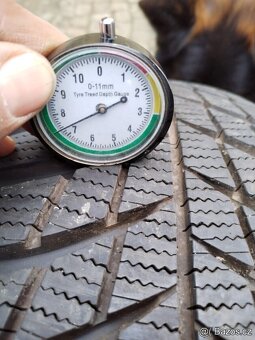 215/65/17 zimni pneu BRIDGESTONE 215/65 R17 - 7