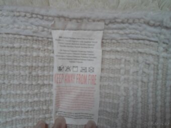 Bílá koupelnová předložka - 7