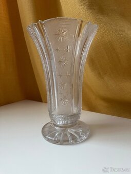 Broušená čirá váza - 7