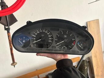 BMW E36 zbytky dílů 318is - 7