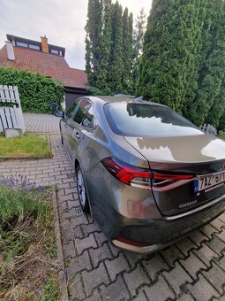 Toyota Corolla 1.8 Hybrid e-CVT benzin - 7