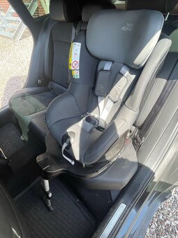 Britax Römer otočná autosedačka - 7