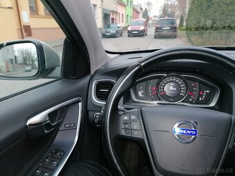 VOLVO V60 133 kW - 7