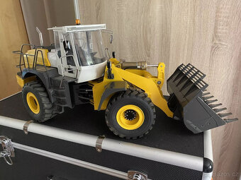 RC kolový nakladač 114 - 7