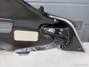 BMW G70 blatník zadní NOVÝ Originál - 7