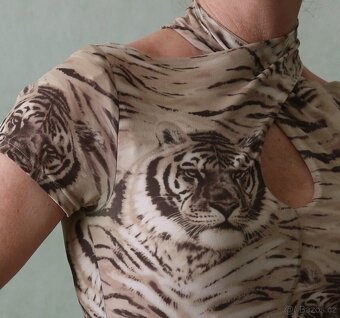 Tričko / roláček s tygříky C&A vel.XS - 7