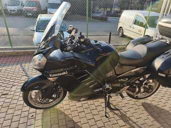 Kawasaki GTR 1400 - 7