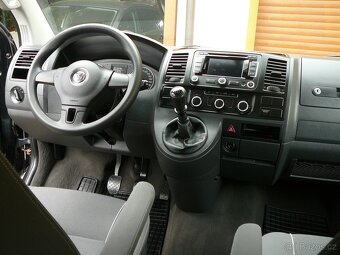VW MULTIVAN T5 2.0 TDI 103KW 7MÍST NAVI KLIMA OPCPARK TAŽNÉ - 7