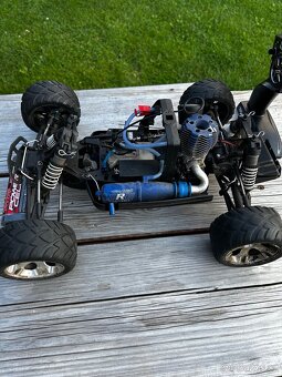 RC auto Traxxas jato 3.3 nitro - 7