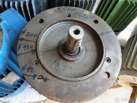 elektromotor přírubový 380V/1,5kw/1410ot./min - 7