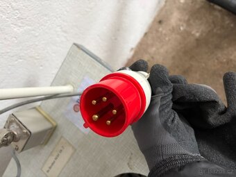 Průmyslový šicí stroj / Overlock Brother MA4-V92 - 7