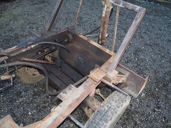 Malotraktor podvozek hydraulika čelní radlice možnost dovozu - 7