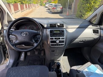 Prodám Toyota Avensis Verso 2.0 D 116K 7-míst - 7