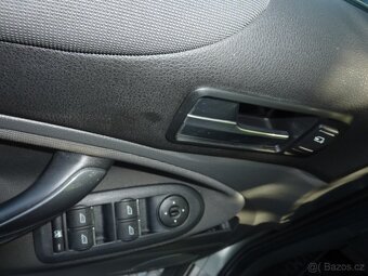 Ford Kuga 2.0 TDCi 4x4 TITANIUM-Xenony-Panorama - 7