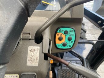 Malotraktor s čelním nakladačem YANMAR EF 224d  REZERVACE - 7