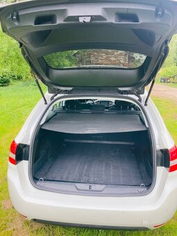 Peugeot 308SW, Allure, panorama, ČR, rok 2019, perleťová met - 7