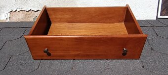 Vitrína stylová prosklená - 7