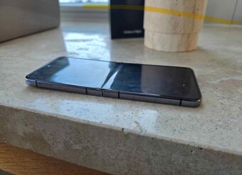 Samsung Z flip 5 512GB graphite - 7