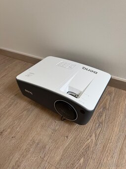 Projektor Benq TH670 + držák na strop - 7