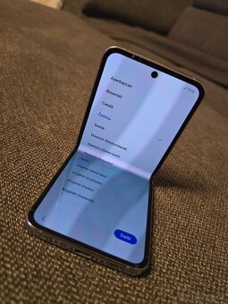 Samsung Z Flip5 - 7