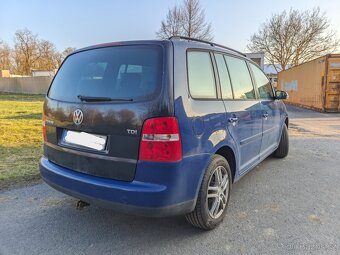 Volkswagen Touran, 1.6 FSI, 85kW, 7 míst. - 7