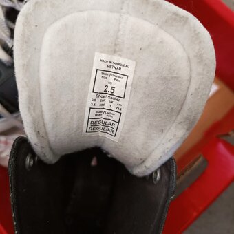 Hokejové brusle CCM AS-570,JUNIOR 35,5, velmi málo používané - 7