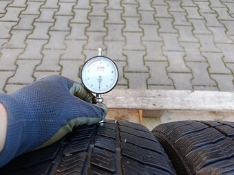 185/60/15 zimní pneu barum - 7