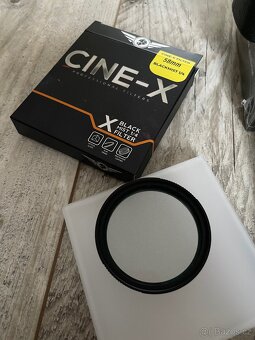 Sony a6000 + objektivy a příslušenství - 7