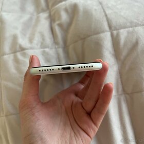 iPhone SE bílý, 64 GB - 7