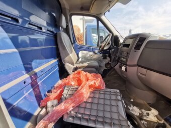 Volkswagen Crafter 2.5TDI skříň/ havarované/ motor KO - 7