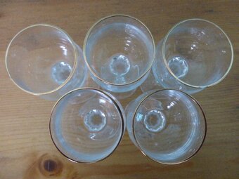 5 SKLENIČEK SE ZLATÝM PRUHEM č.9 - 7