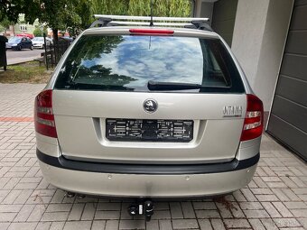 ŠKODA OCTAVIA 2.0TDI 103KW COMBI /ALU-R17/NOVÁ-STK/PDC/ - 7