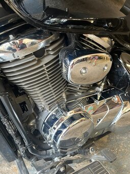 Suzuki C800 Intruder - 7