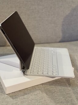 IPad Air 5. generace + Magic keyboard - 7