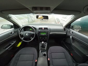 ŠKODA OCTAVIA Combi 2.0 TDi .. NOVÁ TK do 12/2027 .. PĚKNÁ - 7