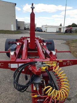 Nosič kontejnerů PORTÝR 9.7 - 7