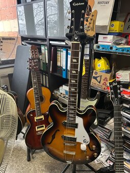 Hagstrom Super Viking a Epiphone Casino - 7