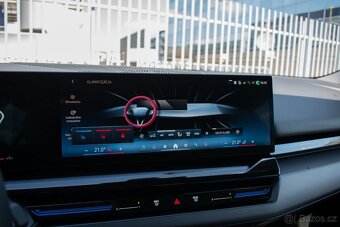 BMW Rad 5 Touring 540d xDrive 210kw v ZÁRUKE - 7