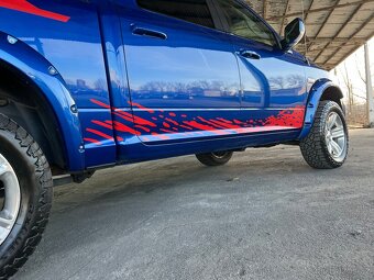 DODGE RAM 5.7 HEMI   4X4 model roku 2015 - 7