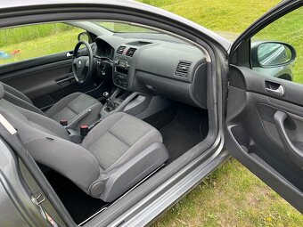 PRODÁM VOLKSWAGEN GOLF 5 1.4 i 1 MAJITEL. - 7