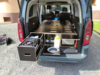 Kempinková vestavba Opel Combo - 7