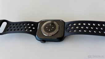 Apple Watch 7, Nike, 45mm, černé, GPS - 7