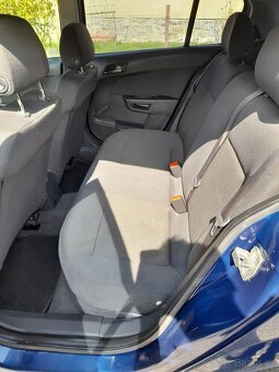Opel Astra H 1.4i 66kw,r.v.2009,serv.kniha-138968km - 7