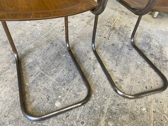 Pár chromovaných funkcionalistických židlí - 7