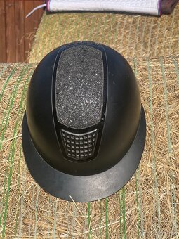 Jezdecká helma HKM - 7