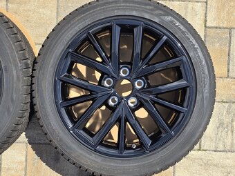 originál alu TOYOTA 7,5x17" 5x114,3 s pneu 225/45 R17 - 7