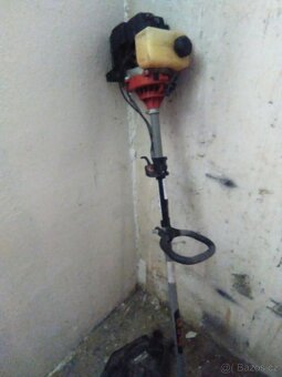 Prodám Křovinák na díly ucpaný karburátor - 7