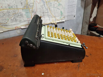 mechanická kalkulačka NISA z roku 1949 - 7