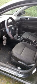 Volkswagen Passat 1.6 - 7